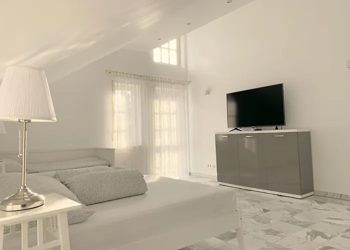 F10 Apartments Roth