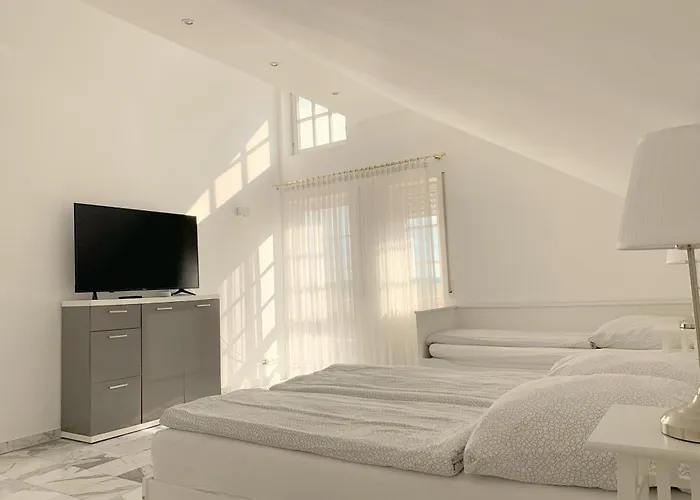 F10 Apartments Roth